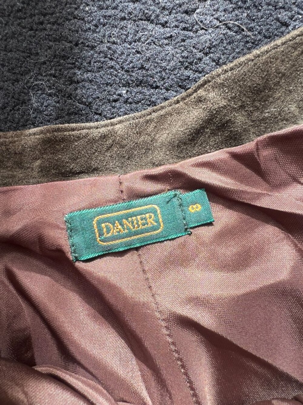 Danier Olive Green Suede Skirt - Picture 5 of 9
